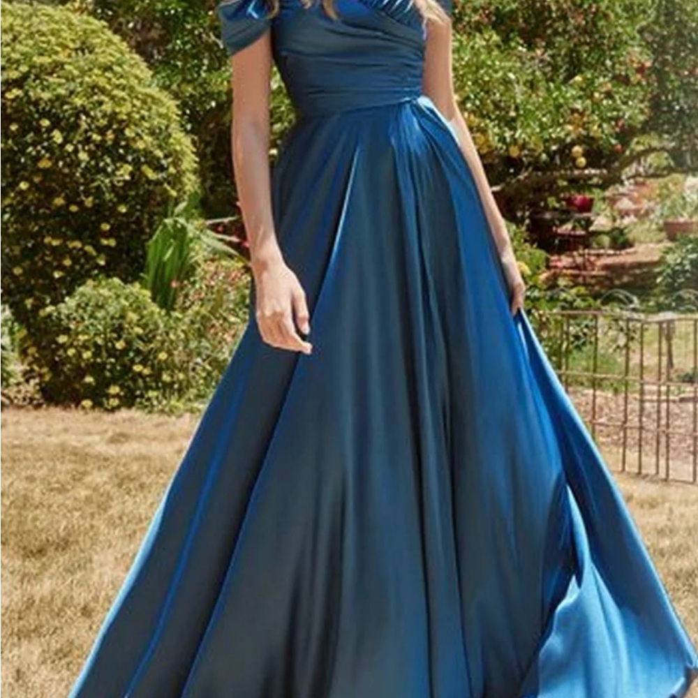 Blue Pleated One Shoulder Gown for Prom
